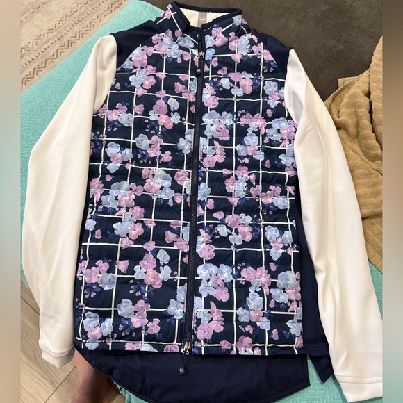 Beautiful Women’s Peter Millar Jacket! - Picture 2 of 5